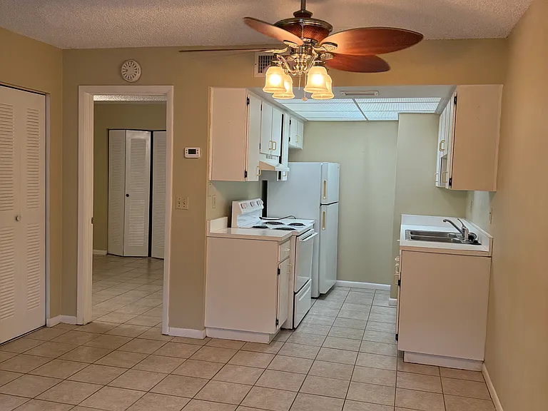 1103 Cypress Gardens Blvd #47 — Photo 2