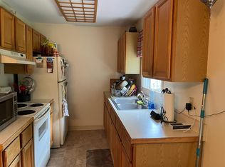 30 Davis St, Easthampton, MA 01027