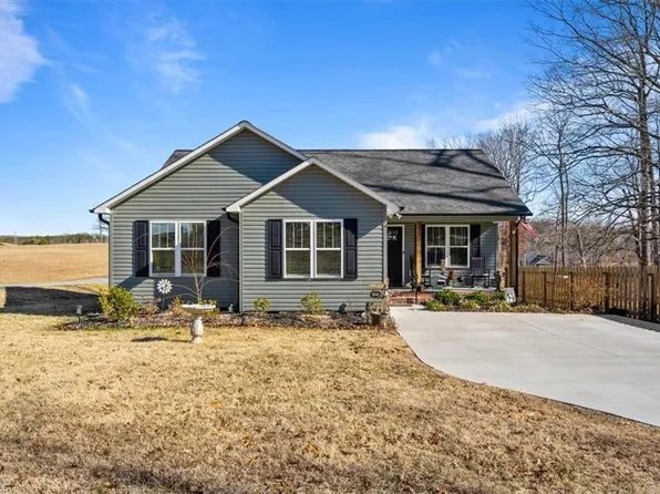 472 Watford Rd, Thomasville, NC 27360