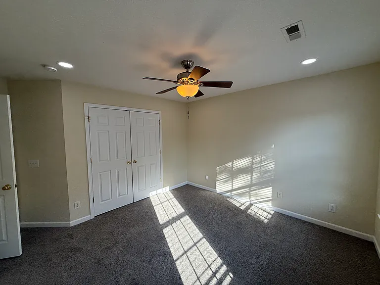 10822 Chamberlain Hall Ct — Photo 17