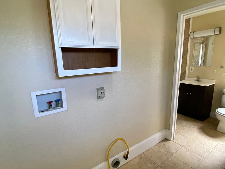 402 S Sycamore St #402 — Photo 11