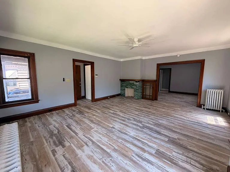 2042 Joffre St #1 — Photo 7