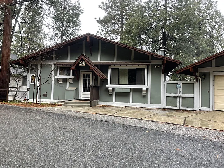 948 Arbula Dr — Photo 2
