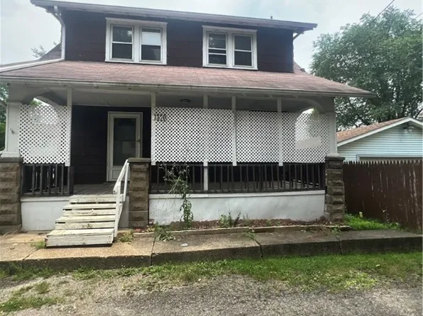 1370 Lee Ct SW, Canton, OH 44706