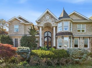 5 Schoolhouse Court, Oyster Bay, NY 11771