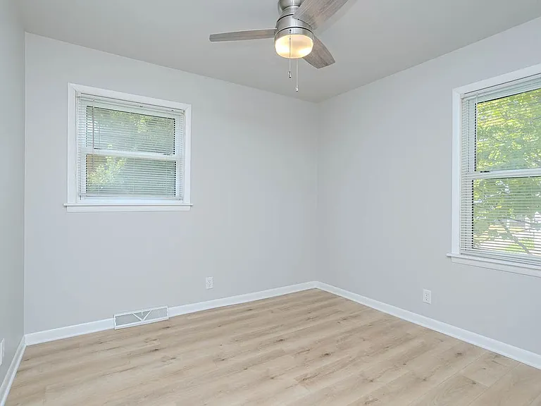 1710 Burek Ave — Photo 16