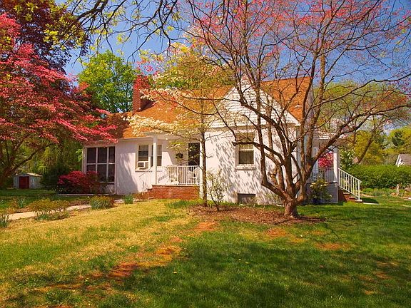 2nd image of 109 Valpeck Ave