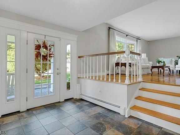 4th image of 51 Spring Garden Dr