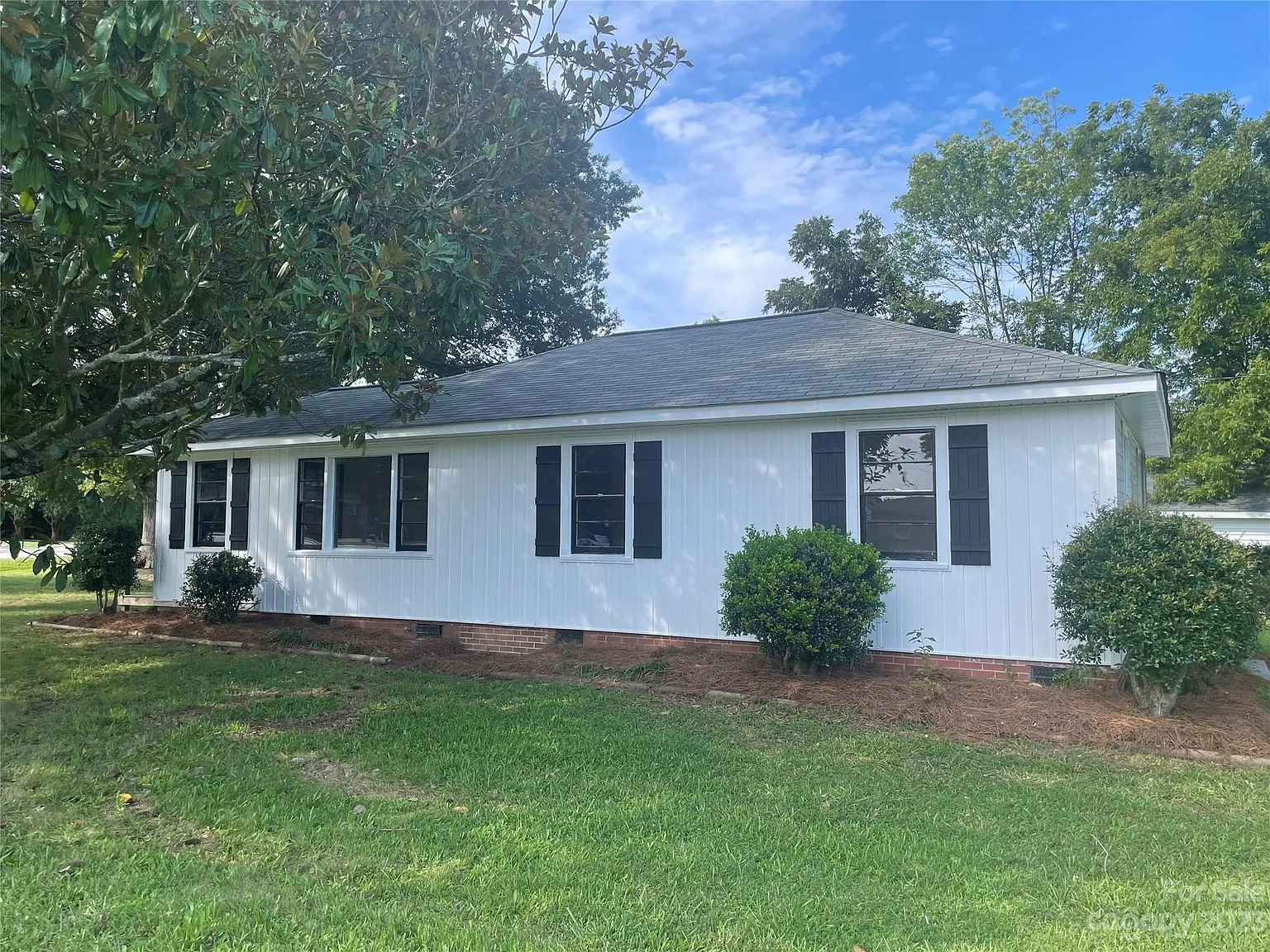 1607 Mount Gallant Rd photo 1