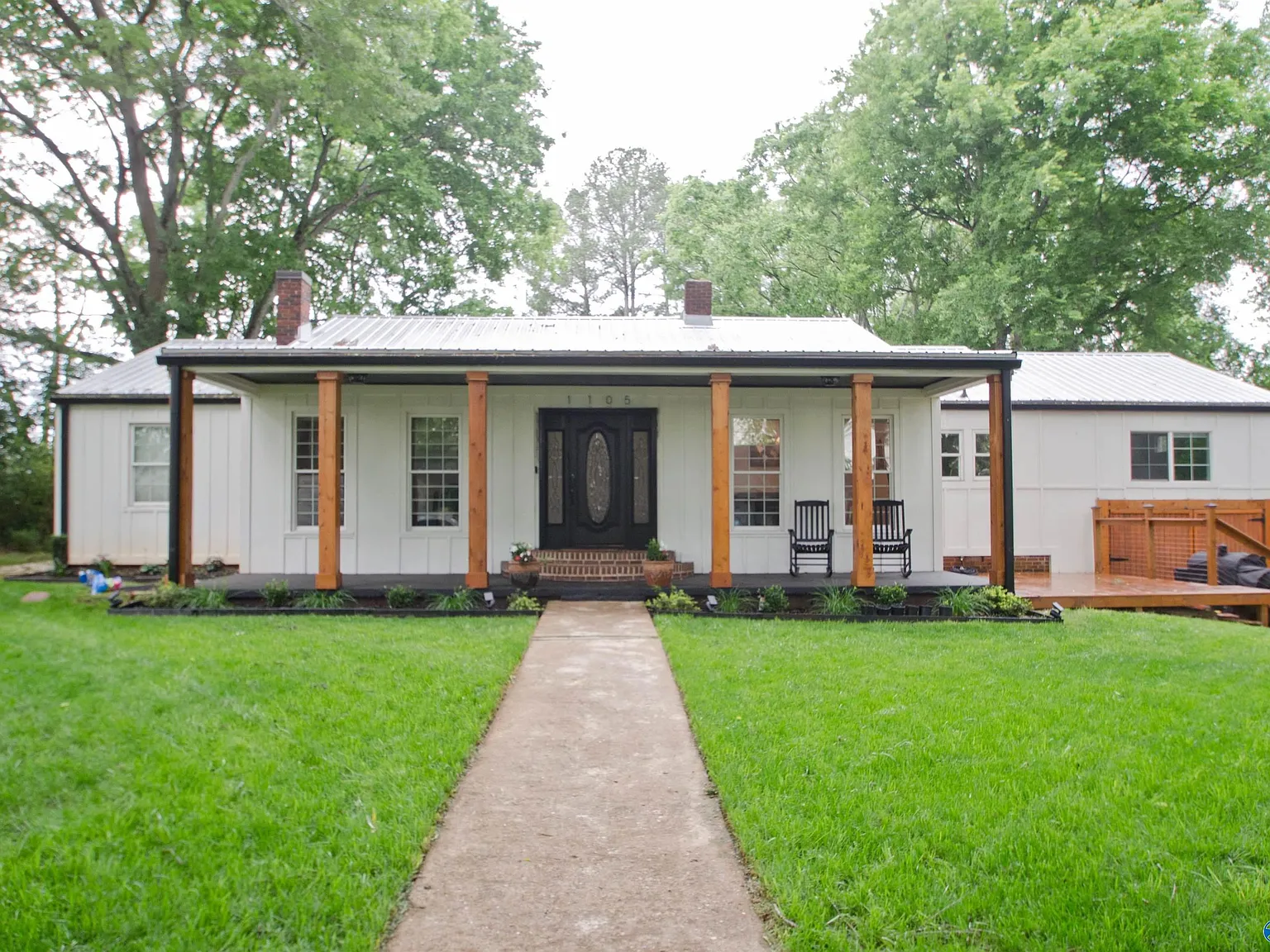 3 bed, 3.0 bath, 2200 sqft, $2,800 — Photo 3