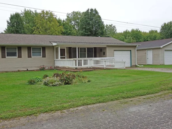 801 Firwood St, Chesaning, MI 48616