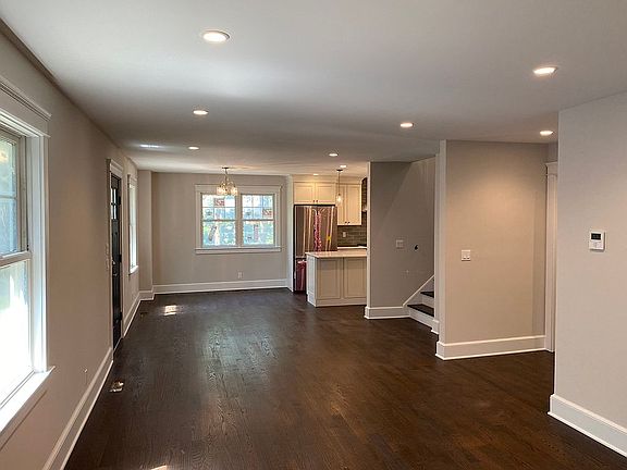 4th image of 49 Brentwood Dr
