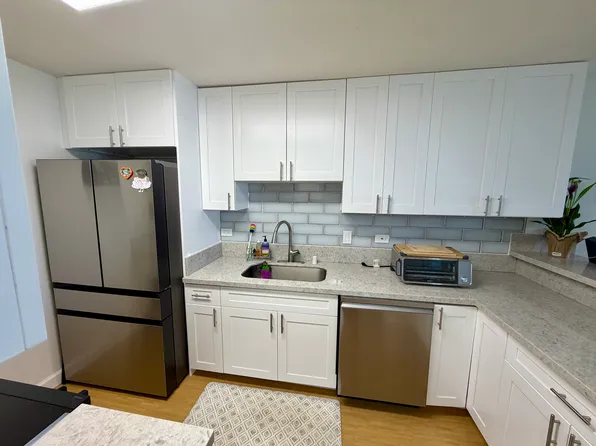 1805 Poki St, Honolulu, HI 96822