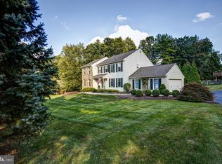 890 Old State Rd, Berwyn, PA 19312