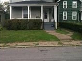 62 Chapel St, Lockport, NY 14094