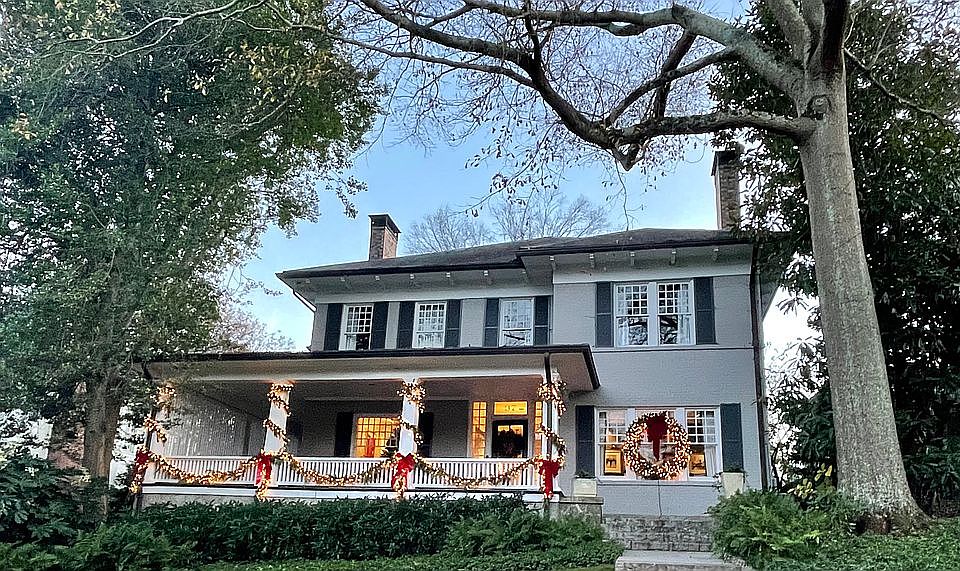 2nd image of 37 Inman Cir NE