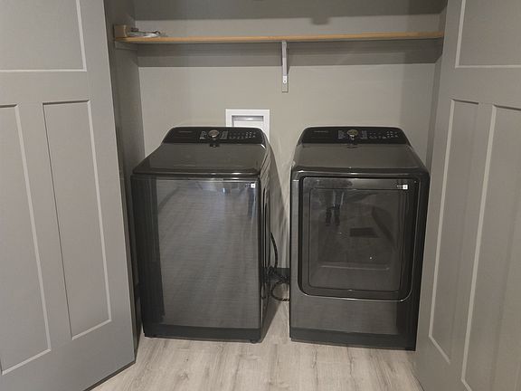 2nd Floor washer and dryer