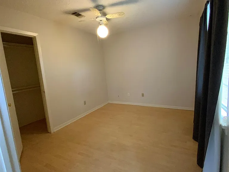 5027 Kleinway Dr — Photo 15