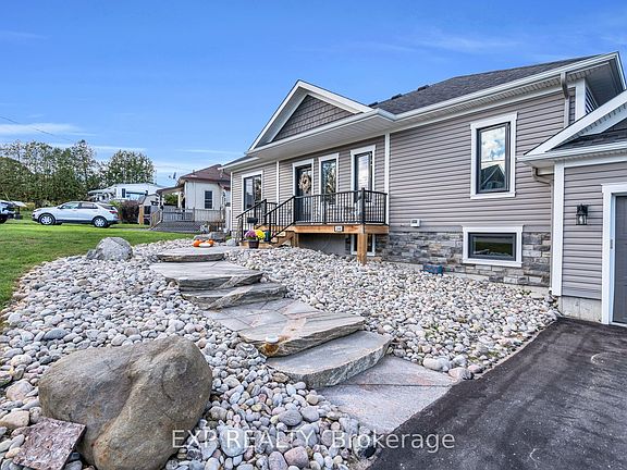 4th image of 244 Frank St