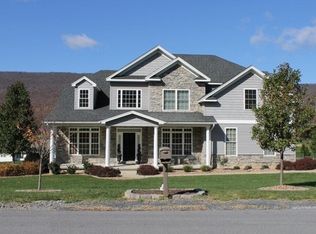 115 Country Club Ln, Hollidaysburg, PA 16648