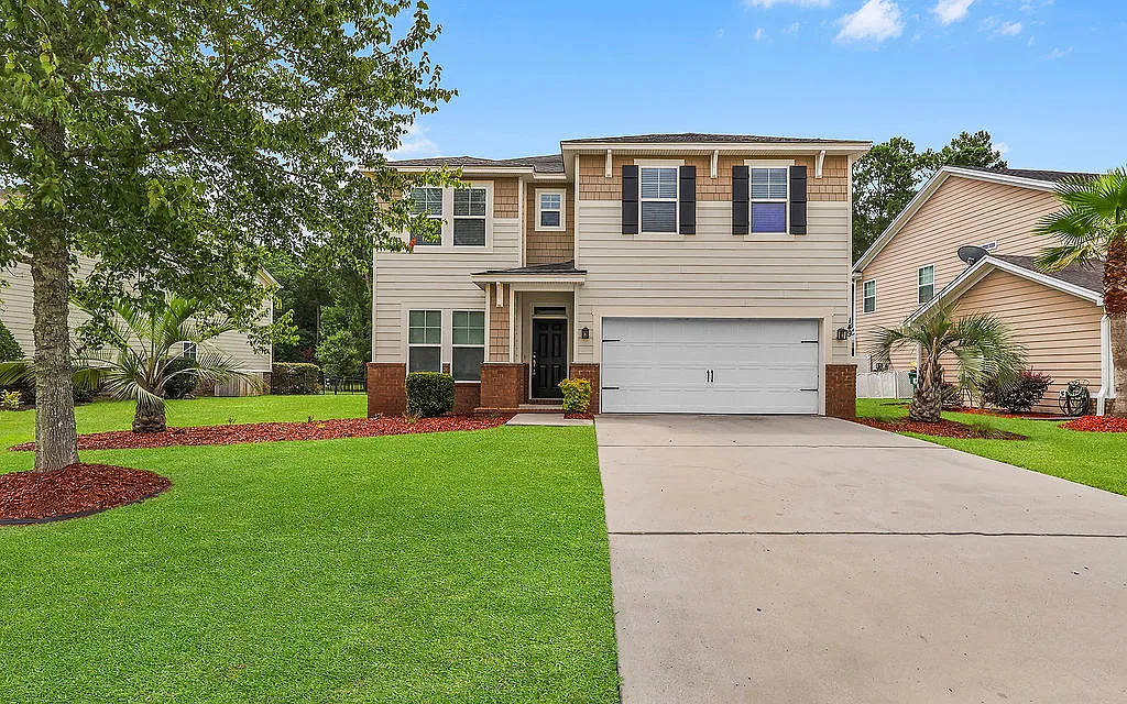 4 bed, 3.5 bath, 2878 sqft, $2,600 — Photo 1