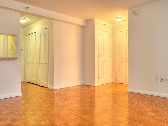 3rd image of 350 W 43rd St APT 5B