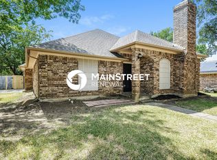 808 Quail Brook Dr, Arlington, TX 76001