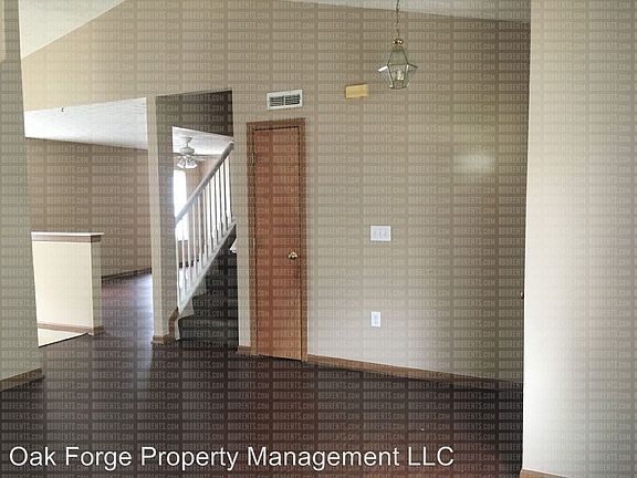 4th image of 921 Charles St