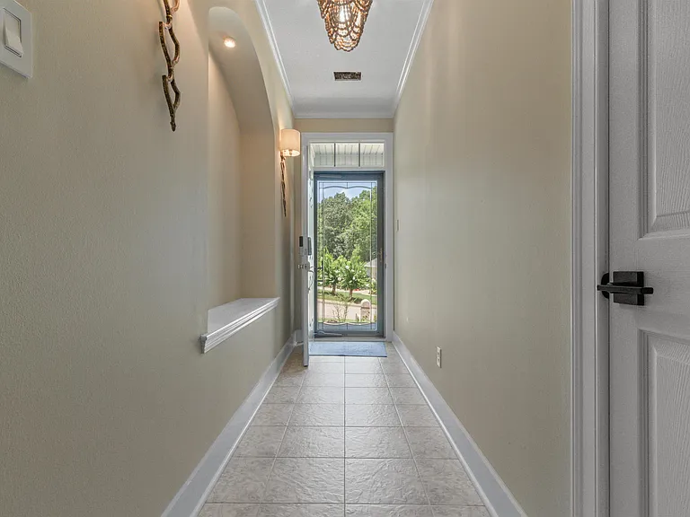 13717 Napoleon Rd — Photo 3