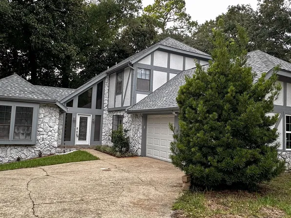 3521 Courtenay Cir, Ocean Springs, MS 39564