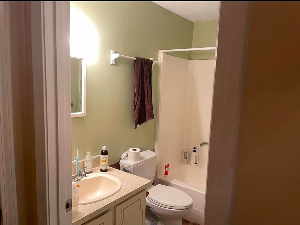 1st image of 6 Autumn Leaf Dr APT 21