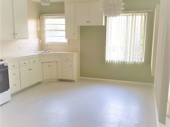 5th image of 2803 W Clark Ave #A