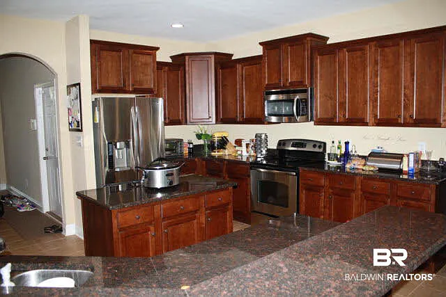 5 bed, 3.0 bath, 3000 sqft, $3,095 — Photo 4