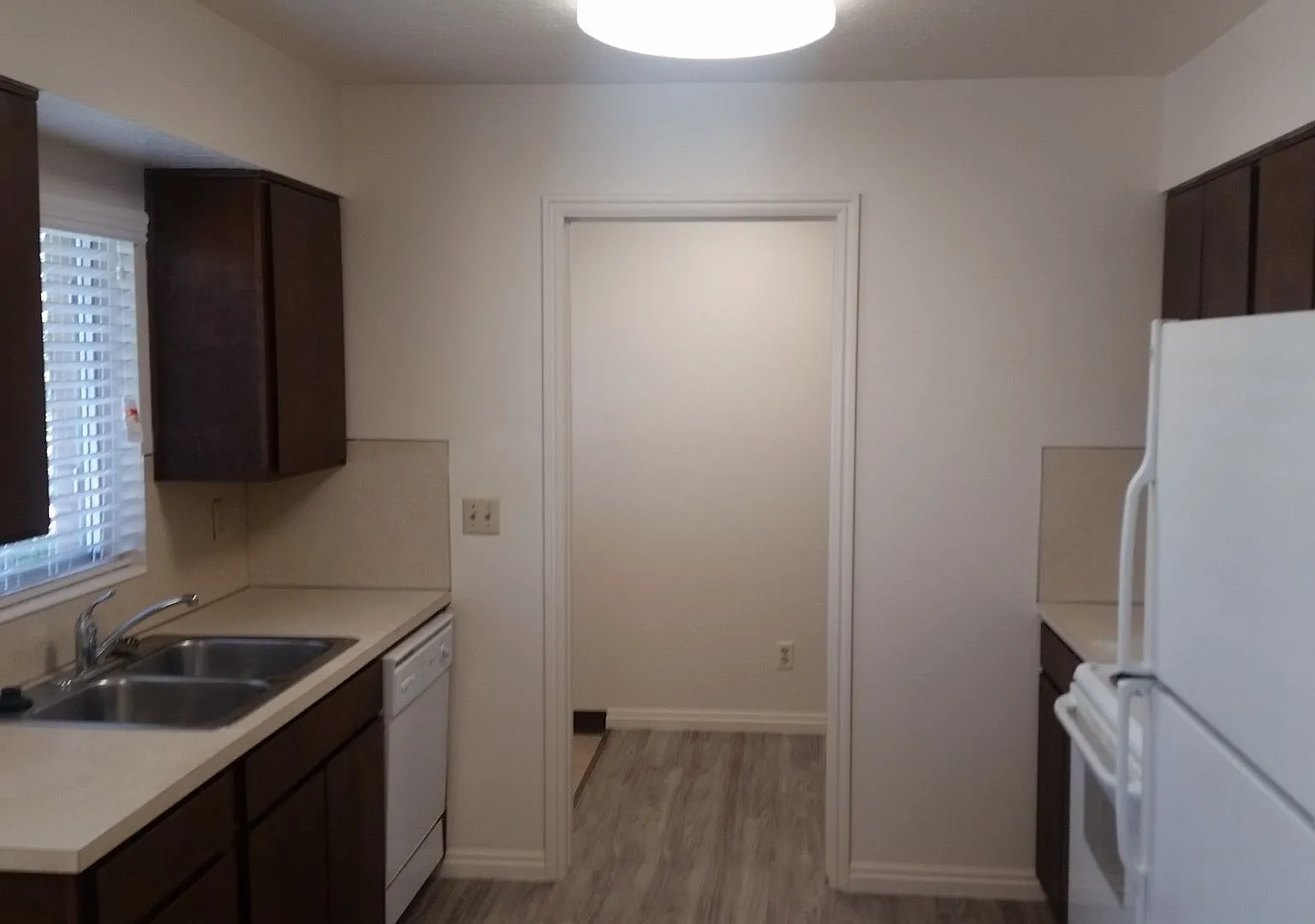 Rosewood Condos — Photo 1
