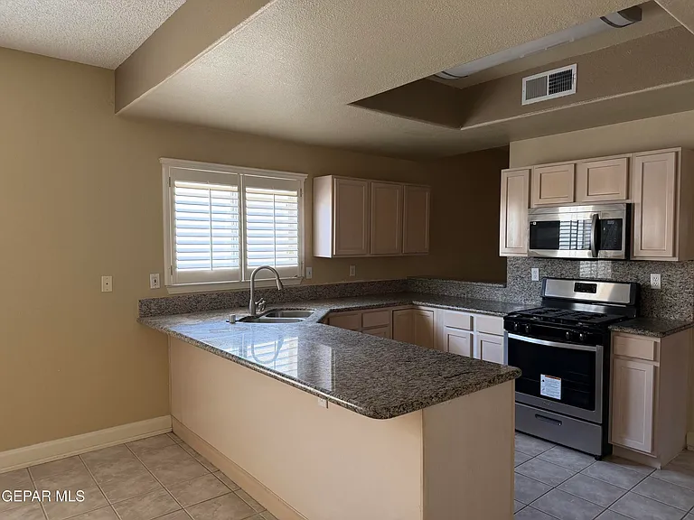 917 Tecate Pl — Photo 9