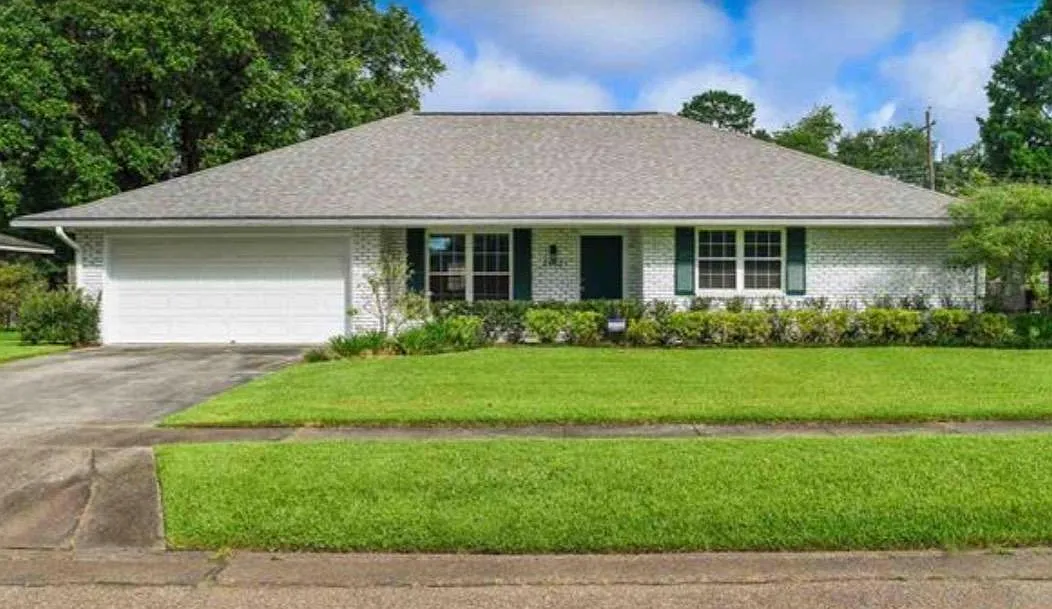 2662 Purvis Dr — Photo 1