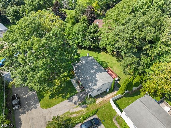 3rd image of 1 Ridgeview Ct