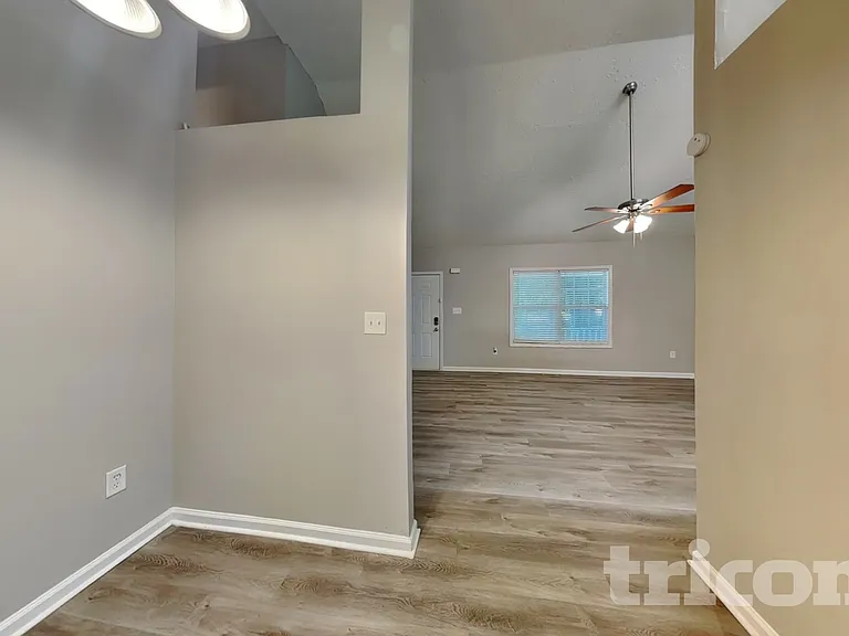 431 Bridgeport Pl — Photo 6