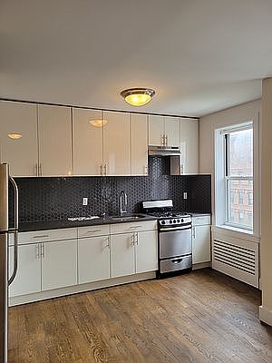 4th image of 115 E 116th St APT 6A