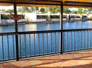 15504 Sharpecroft Dr, Miami Lakes, FL 33014