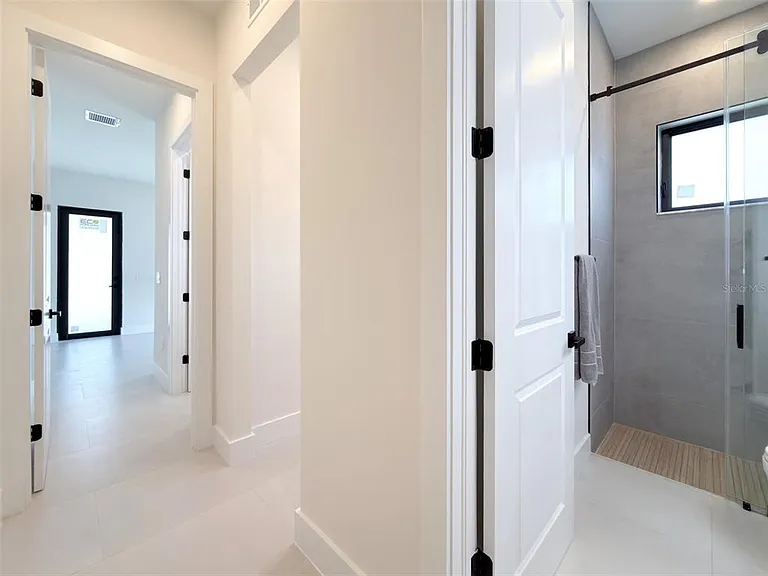 14671 Lillian Cir — Photo 32