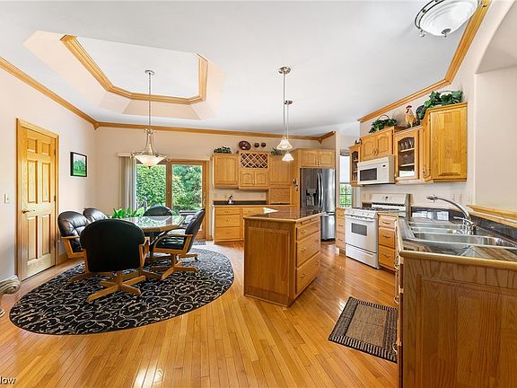 3rd image of 1769 Squaw Creek Dr
