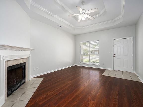 3rd image of 7566 Spencer Ln