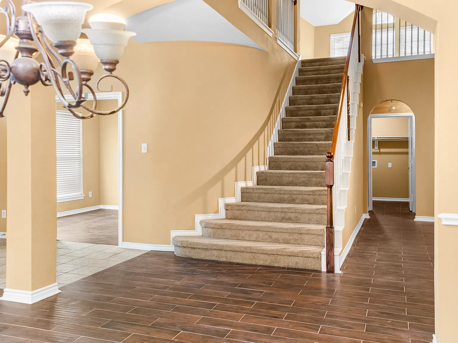 5 bed, 3.5 bath, 4140 sqft, $3,800 — Photo 4