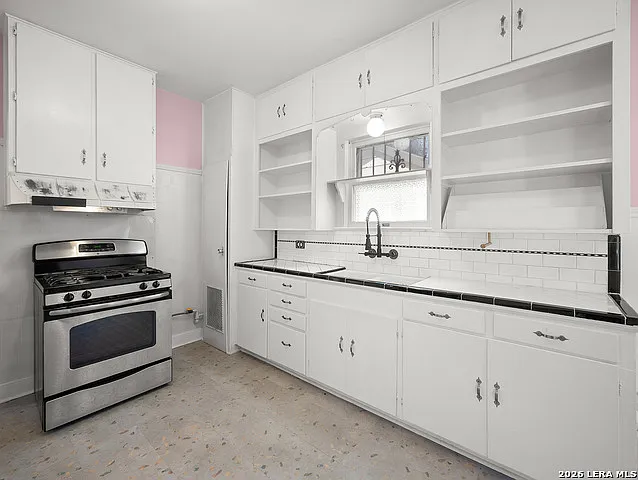 1627 Schley Ave — Photo 9