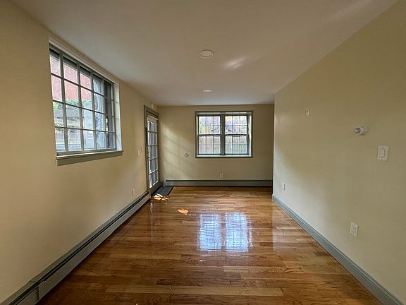 3rd image of 604 Chapel St #A