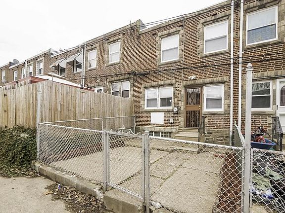 3rd image of 5823 Newtown Ave