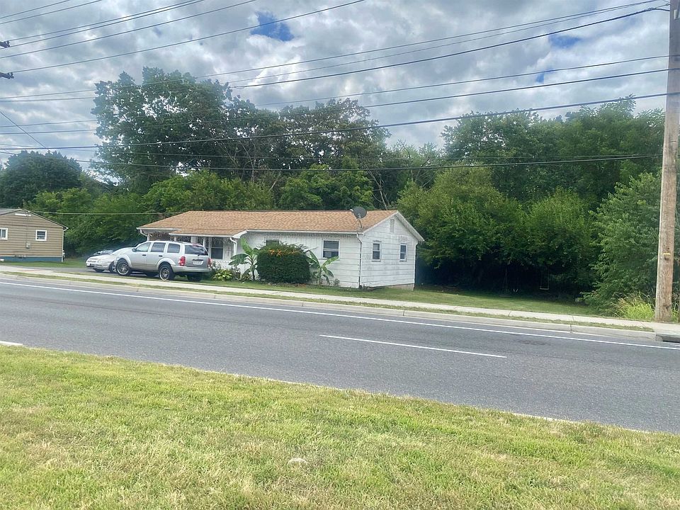 2nd image of 2170 Reservoir St