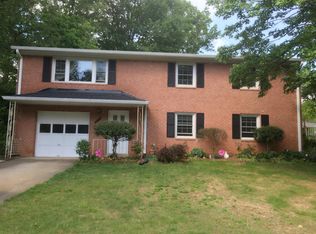 9132 Braeburn Dr, Annandale, VA 22003