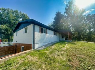 682 Rager Rd, Mitchell, IN 47446